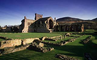 Rosslyn-Chapel-Scottish-Borders-and-Whisky